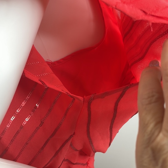 Vince Camuto Dress 6 Knee Length Red Sequins Short Sleeves Lined Point Neck - Picture 9 of 16